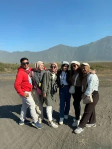 Menjelajahi Keindahan Alam Trend Warna Baju Yang Bagus Difoto Di Alam Terbuka Untuk Tampilan Memukau