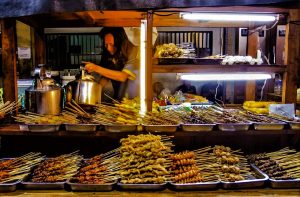 Sejarah Angkringan Sebagai Simbol Kesederhanaan Lebih Dari Sekadar Gerobak Makanan